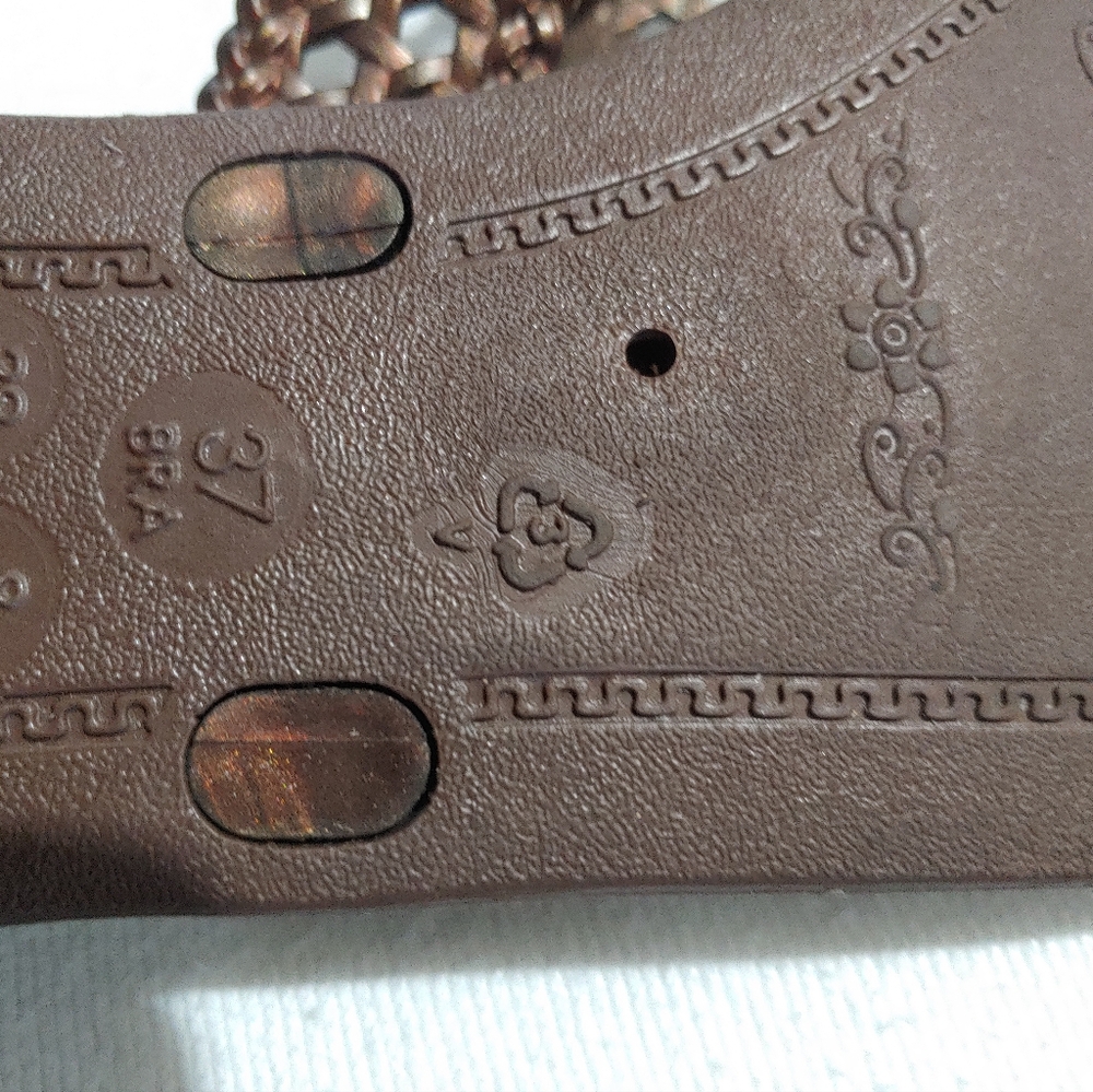 Grendene floral sandals.  Size 8 - Picture 7 of 8